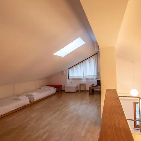 Altido Charming 2 Level Family Flat In *