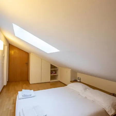 Altido Charming 2 Level Family Flat In Verrand